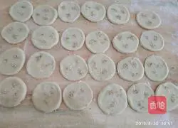 Illustration of how to make banana and sesame pancakes 7