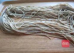 Illustration of how to make Zhangjiakou's special delicacy oatmeal noodles 11