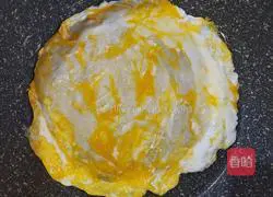 Illustration of how to make egg hand cakes 3