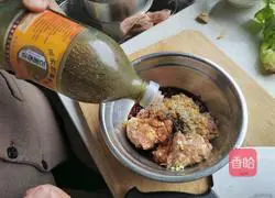 Illustration of how to make small wontons 7