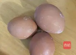 How to turn cold salad into eggs Illustration of how to do it 1