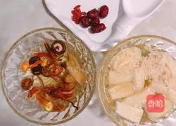 Illustration of the most nutritious [Three-bacteria rattle snails, bamboo fungus and braised black-bone chicken] recipe 2