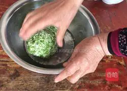 Illustration of how to make steamed yuqianwowo 6