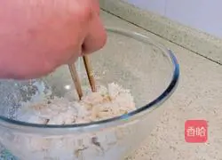 Illustration of how to make steamed spring cakes 2