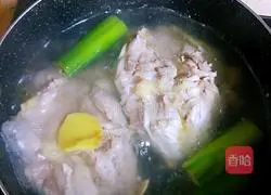 Illustration of how to make chicken soup noodles 5
