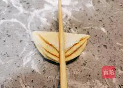 Illustration of how to make pumpkin flower steamed buns 10