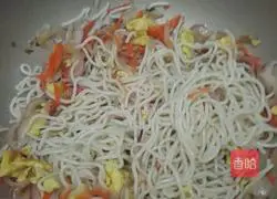Illustration of how to make fried noodles 9