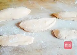 Illustration of how to make carrot and sausage rolls 9