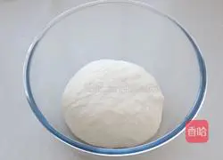 Northeast Pork Illustration of how to make steamed buns stuffed with pickled cabbage 1