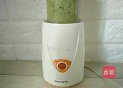 Cucumber Honey Pear Juice Recipe Illustration 7