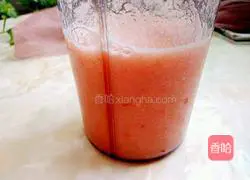 Illustration of how to make tomato and pear juice (detoxification and beauty) 8