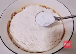 Illustration of how to make blooming brown sugar steamed buns 4