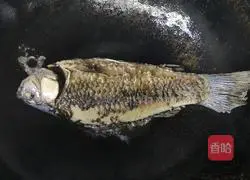 Nutritional milk white crucian carp tofu soup Practice illustration 4