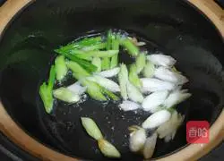 Enoki Mushroom Illustration of how to make tofu soup 1