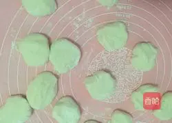 Illustration of making single cake 8