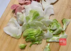 Illustration of how to make ercai egg noodles 8