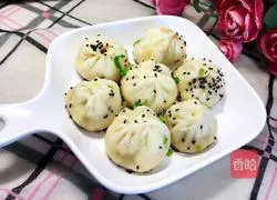 Illustration of how to make fried steamed buns 1