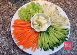 Illustration of how to make old Beijing fried noodles 5