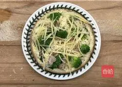 Illustration of how to make broccoli, ham, roasted bagels and non-exploding pseudo-salty pie 8