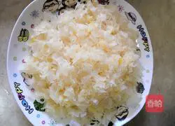 Sydney lily, lotus seeds and tremella soup recipe 4