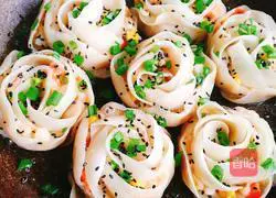 Illustration of how to make fried shrimp and rose flower dumplings 9