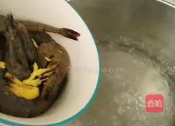 Health care Illustration of how to make wolfberry shrimp 7