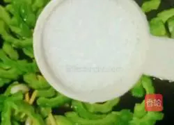 How to make scrambled eggs with bitter melon Illustration 13