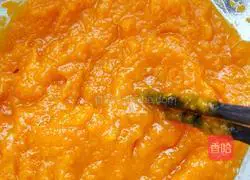 Illustration of how to make pumpkin steamed buns 1