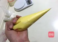 Illustration of how to make crispy egg rolls 3