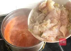 Illustration of how to make tomato fish fillet soup 8