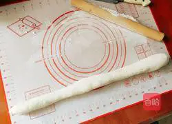 Illustration of how to make pork rose steamed buns 11