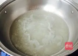 Illustration of how to make small noodles 8