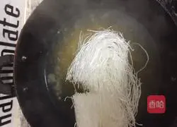 Illustration of how to make shredded potato soup 6