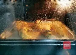 Illustration of how to make pumpkin and mung bean rolls 17