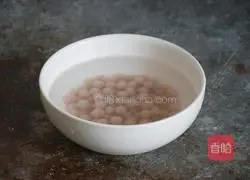 Illustration of how to make taro ball milk tea 7