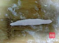 Illustration of how to make rose steamed buns 11