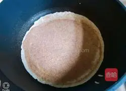 Illustration of how to make soba noodle and egg salty cakes 8