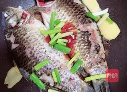 Winter Melon, Coix Seed and Crucian Carp Soup Recipe Illustration 9