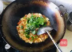 Illustration of how to make fried noodles with eggs and tomatoes 11