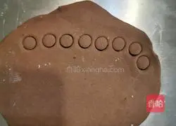 Illustration of how to make red panda steamed buns 3