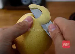 Rock sugar snow pear white fungus Illustration of how to make soup 2