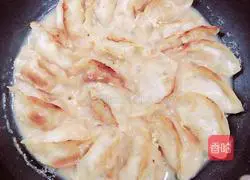 Illustration of making fried dumplings with bean-flavored soy milk 7