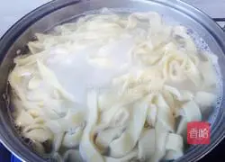Illustration of how to make northwest oil noodles 9