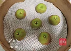 Illustration of how to make green apple and white kidney bean buns 9