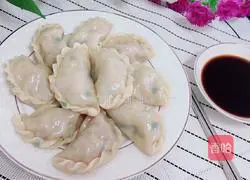 Illustration of how to make steamed cabbage and meat dumplings 8
