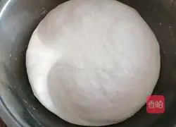 Illustration of how to make leek and egg buns 4