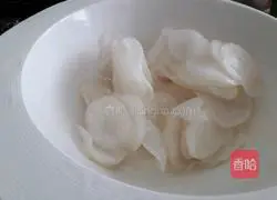Illustration of how to make crispy pickled hot and sour radish 4