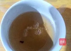 Illustration of how to make simple homemade milk tea 1