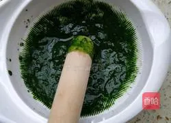 Illustration of how to make spinach whole egg custard 2