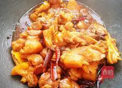 Illustration of how to roast pig's feet with peanuts 8